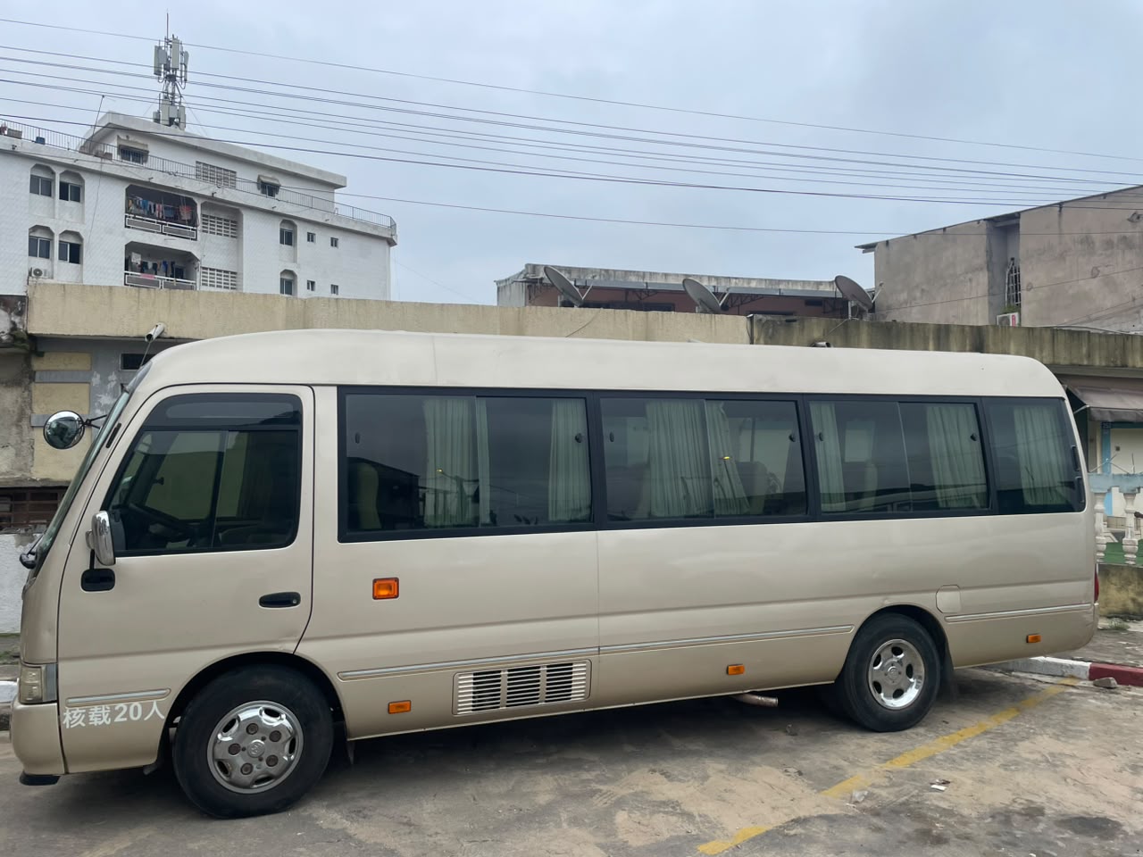 Toyota bus — vue 1