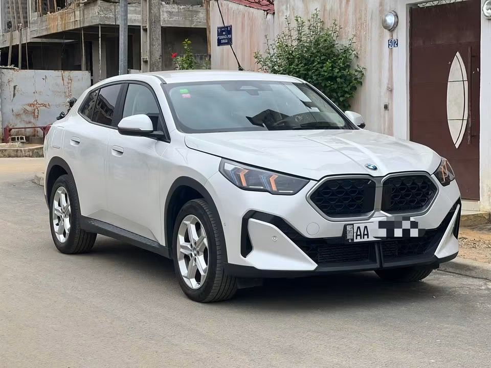 BMW X2 — vue 1