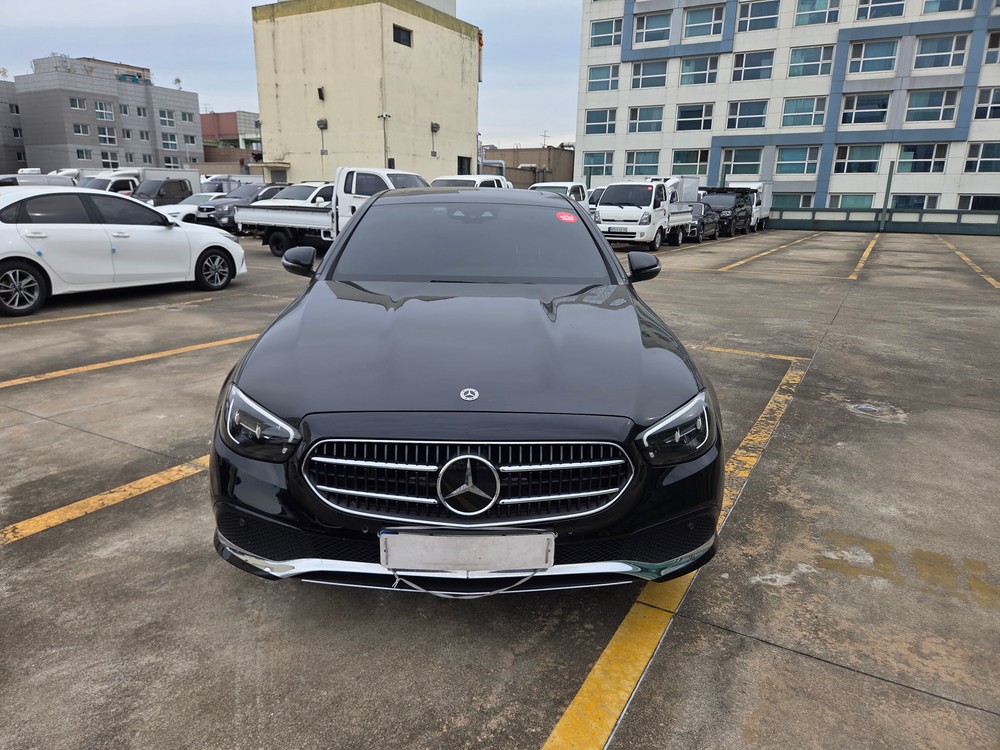 Mercedes BENZ 2021