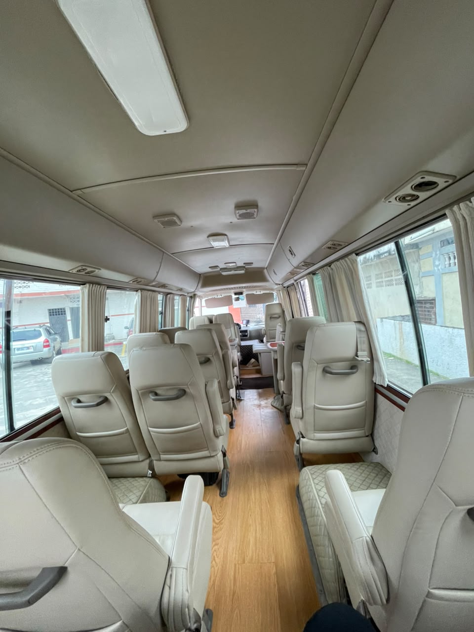 Toyota bus — vue 4