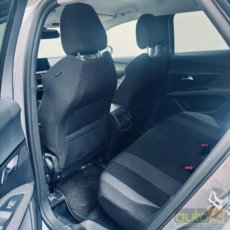 Peugeot 3008 — vue 6