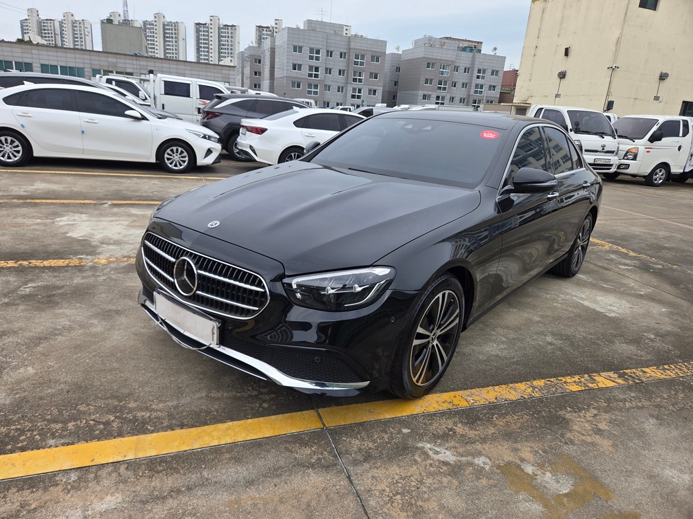 Mercedes BENZ — vue 2